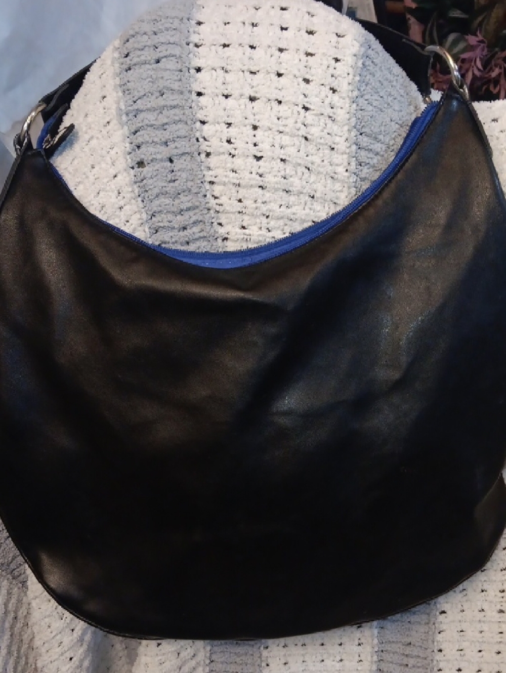 Candie's Multicolor Chevron Hobo Shoulder Bag with Black Trim - Picture 3 of 10